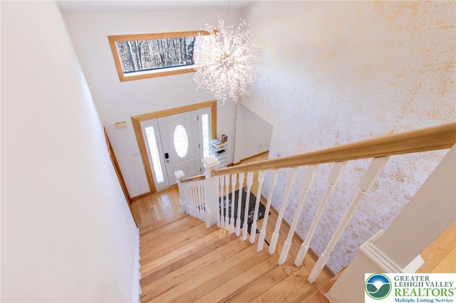 27 Brunswick Drive, Pocono Twp, PA 18344