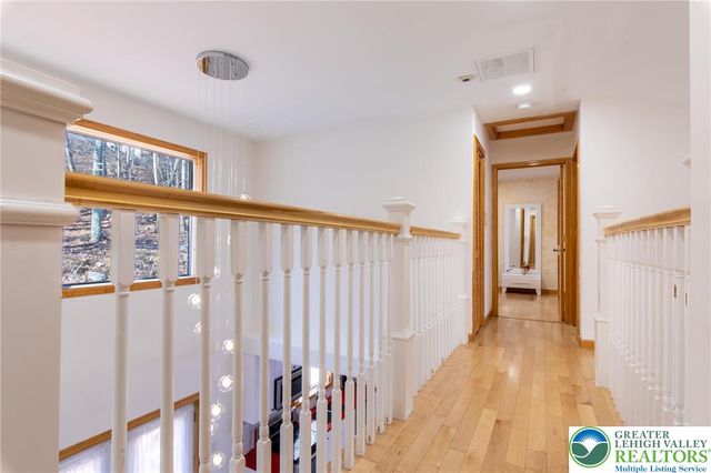 27 Brunswick Drive, Pocono Twp, PA 18344