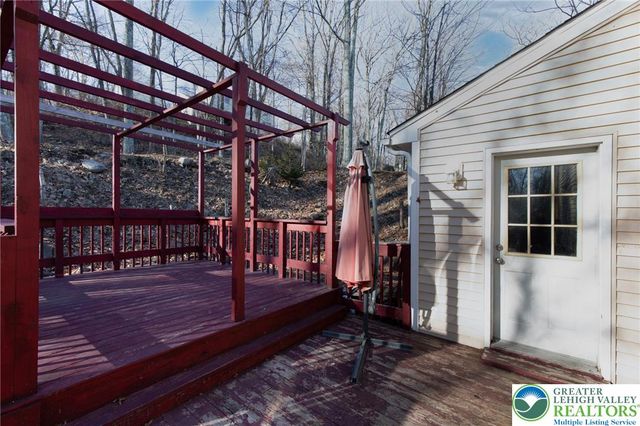27 Brunswick Drive, Pocono Twp, PA 18344