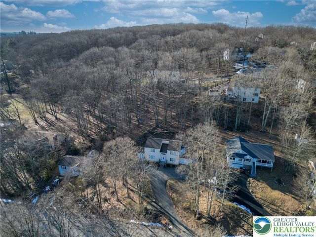 27 Brunswick Drive, Pocono Twp, PA 18344