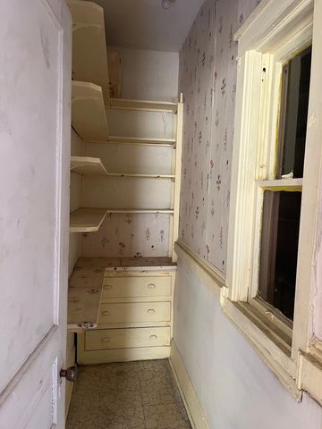 3037 N Central Park Avenue, Chicago, IL 60618