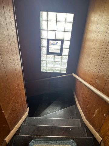 3037 N Central Park Avenue, Chicago, IL 60618