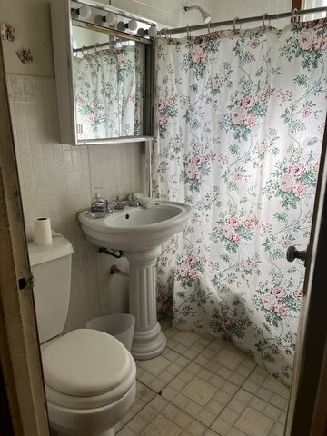 3037 N Central Park Avenue, Chicago, IL 60618