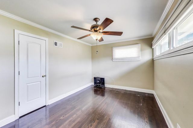 3851 HARVARD Terrace, Skokie, IL 60076
