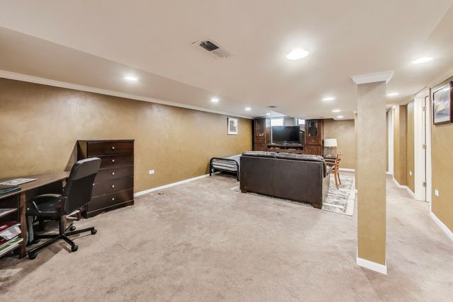 3851 HARVARD Terrace, Skokie, IL 60076