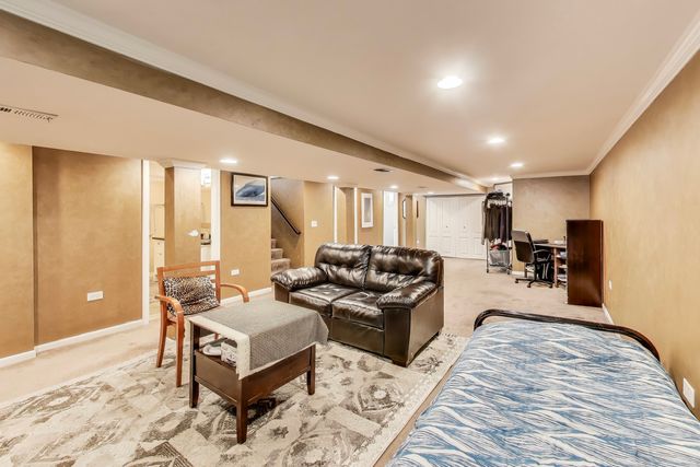 3851 HARVARD Terrace, Skokie, IL 60076