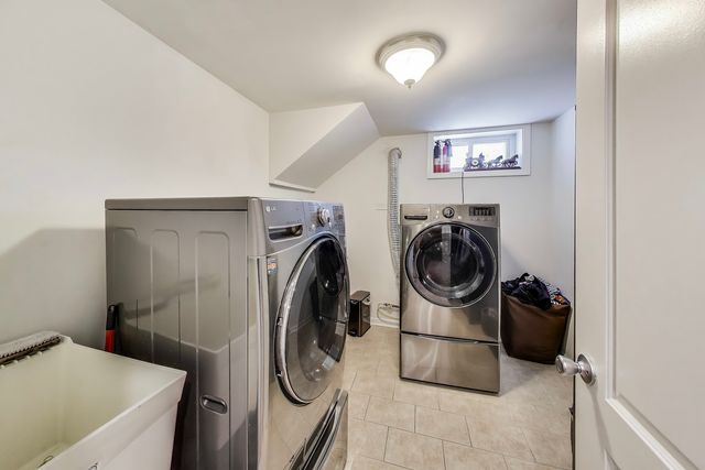 3851 HARVARD Terrace, Skokie, IL 60076