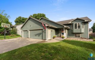 204 W Chicory Dr, Brandon, SD 57005