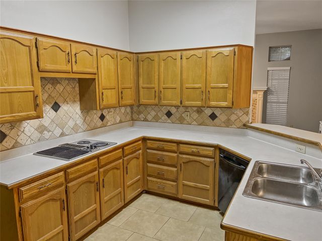 10324 Gray Oak Lane, Fort Worth, TX 76108