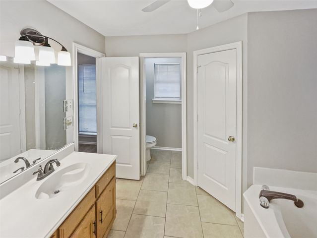 10324 Gray Oak Lane, Fort Worth, TX 76108