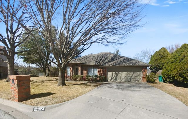 10324 Gray Oak Lane, Fort Worth, TX 76108