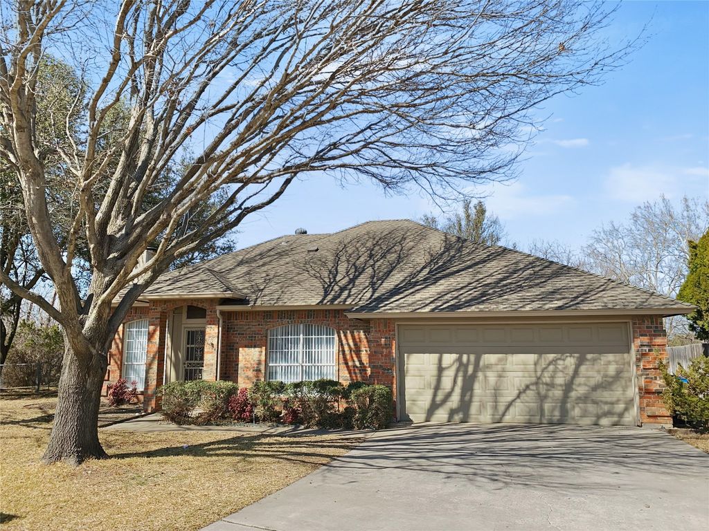 10324 Gray Oak Lane, Fort Worth, TX 76108