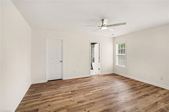 1915 Longburn Drive, Kernersville, NC 27284