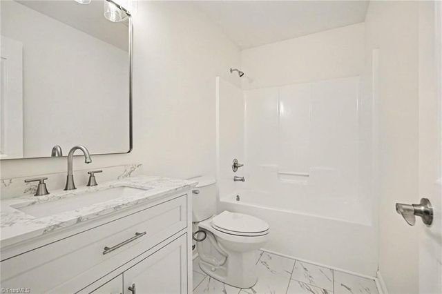 1915 Longburn Drive, Kernersville, NC 27284