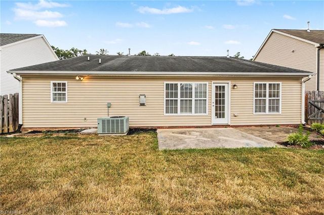 1915 Longburn Drive, Kernersville, NC 27284