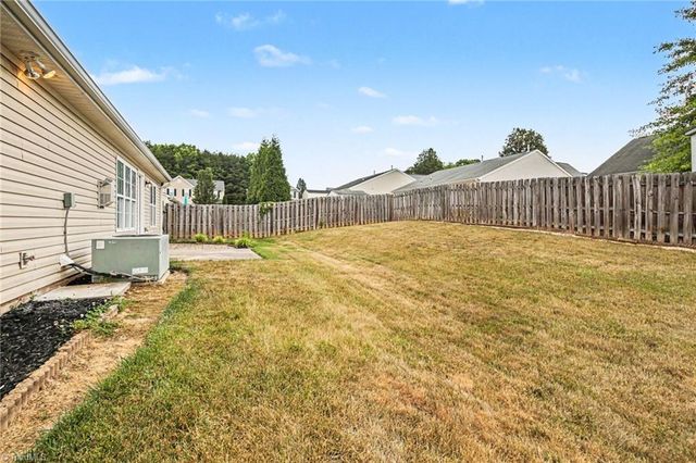 1915 Longburn Drive, Kernersville, NC 27284