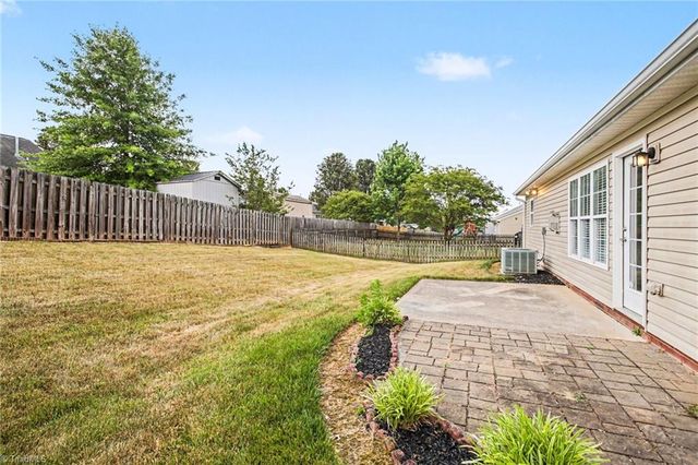 1915 Longburn Drive, Kernersville, NC 27284