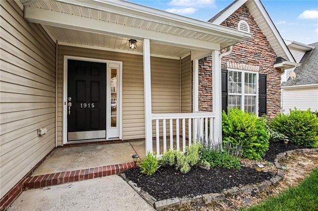 1915 Longburn Drive, Kernersville, NC 27284