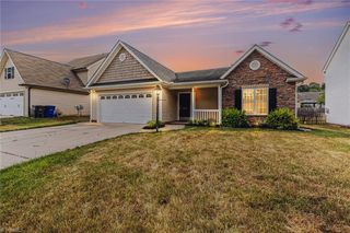 1915 Longburn Drive, Kernersville, NC 27284