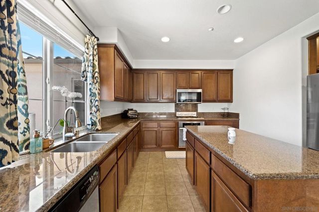 2205 Andalusia Lane 6, Chula Vista, CA 91915