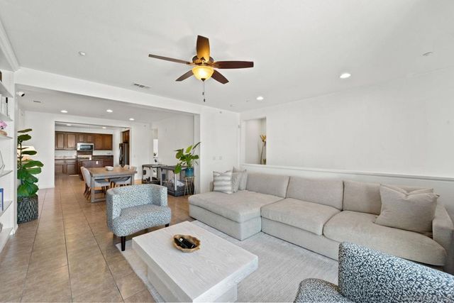 2205 Andalusia Lane 6, Chula Vista, CA 91915