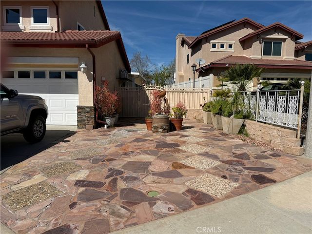 25304 Rolling Greens, Saugus, CA 91350