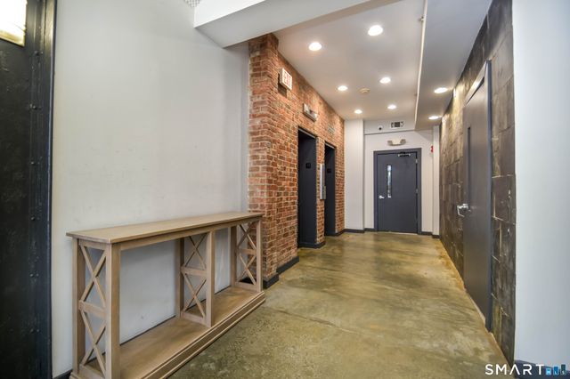 881 Lafayette Boulevard 3M, Bridgeport, CT 06604