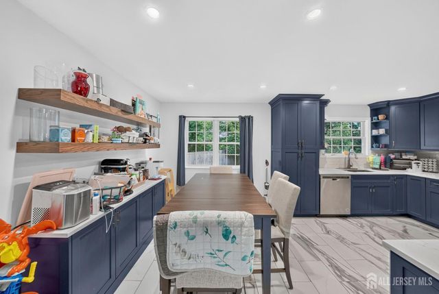 8 Alpine Court, East Brunswick, NJ 08816