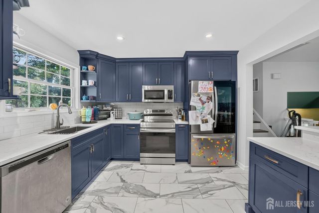 8 Alpine Court, East Brunswick, NJ 08816