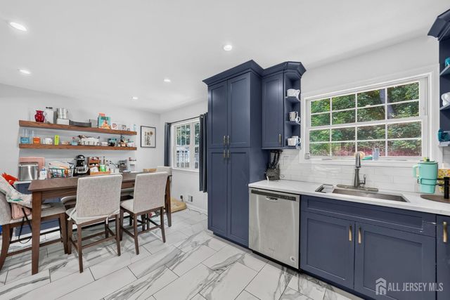 8 Alpine Court, East Brunswick, NJ 08816