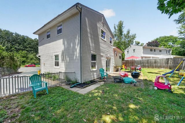 8 Alpine Court, East Brunswick, NJ 08816