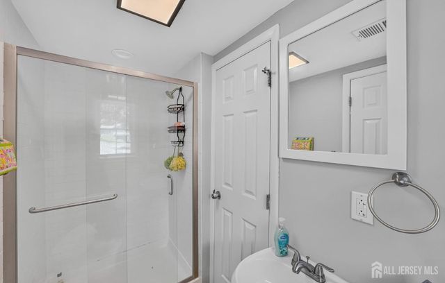 8 Alpine Court, East Brunswick, NJ 08816