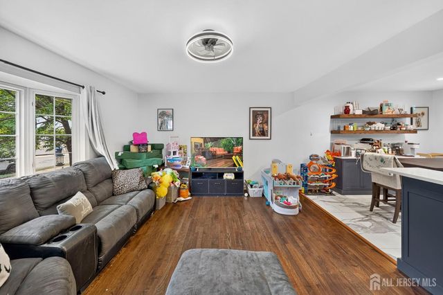 8 Alpine Court, East Brunswick, NJ 08816
