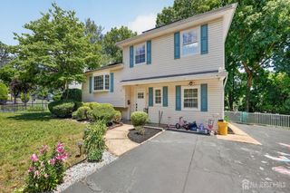 8 Alpine Court, East Brunswick, NJ 08816