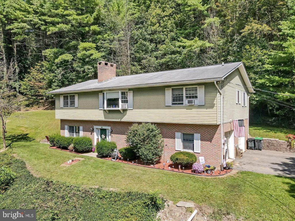 141 CHURCH HILL RD, Lehighton, PA 18235