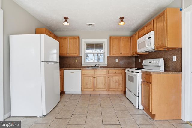 14 MAYAPPLE LN, Willingboro, NJ 08046