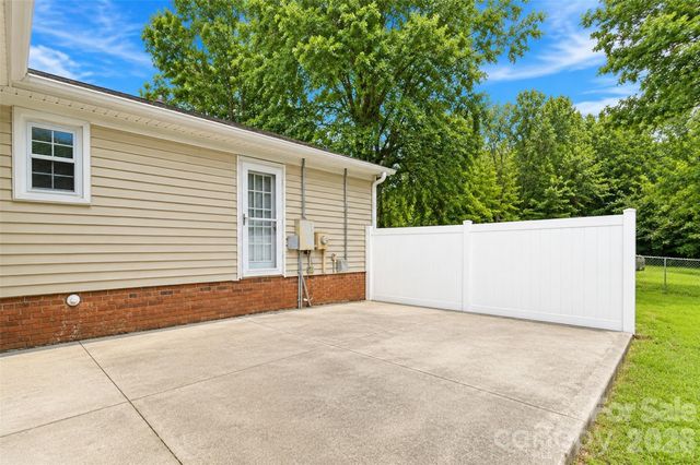 7904 Saddleview Court, Charlotte, NC 28215