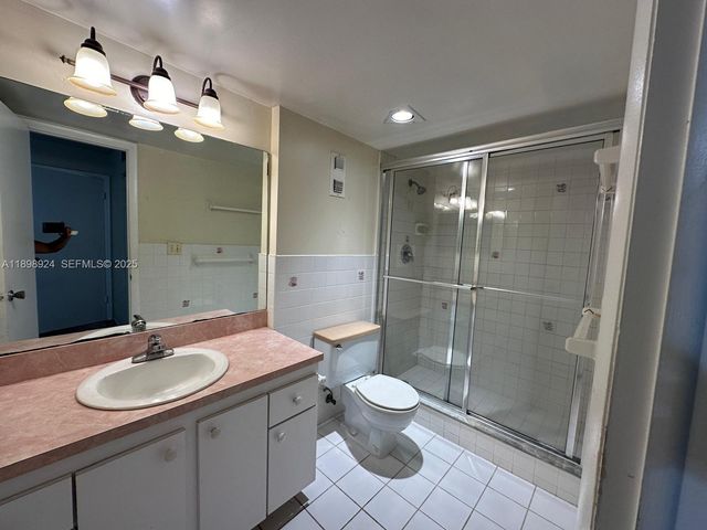 2051 NW 46th Avenue F102, Lauderhill, FL 33313