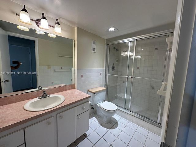 2051 NW 46th Avenue F102, Lauderhill, FL 33313