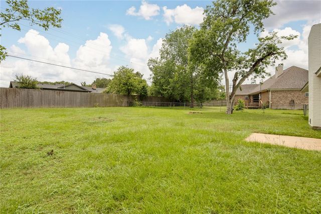 904 Holleman Drive, College Station, TX 77840