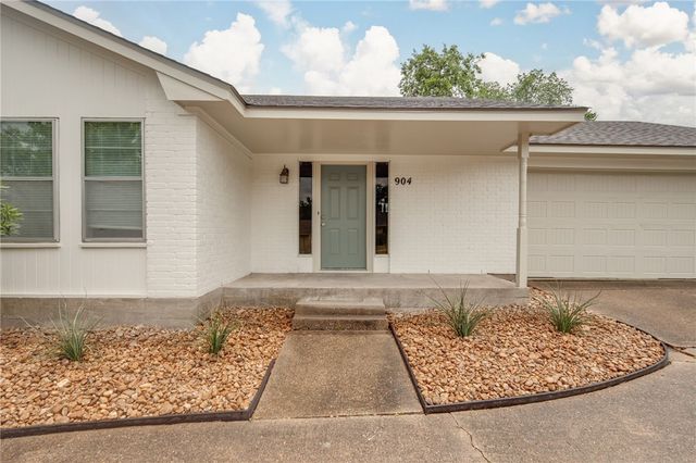904 Holleman Drive, College Station, TX 77840