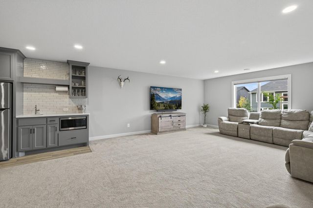 15450 110th Avenue N, Dayton, MN 55369