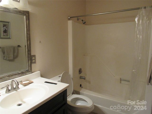 171 Fox Run Road, Forest City, NC 28043