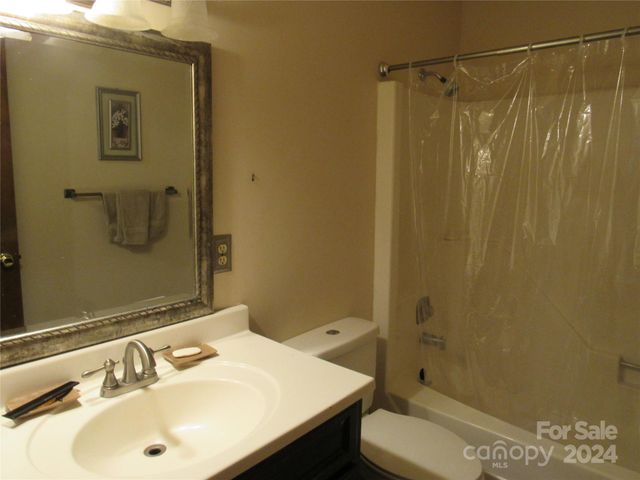 171 Fox Run Road, Forest City, NC 28043