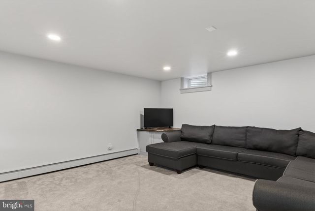 30 MERRIN RD, York, PA 17402