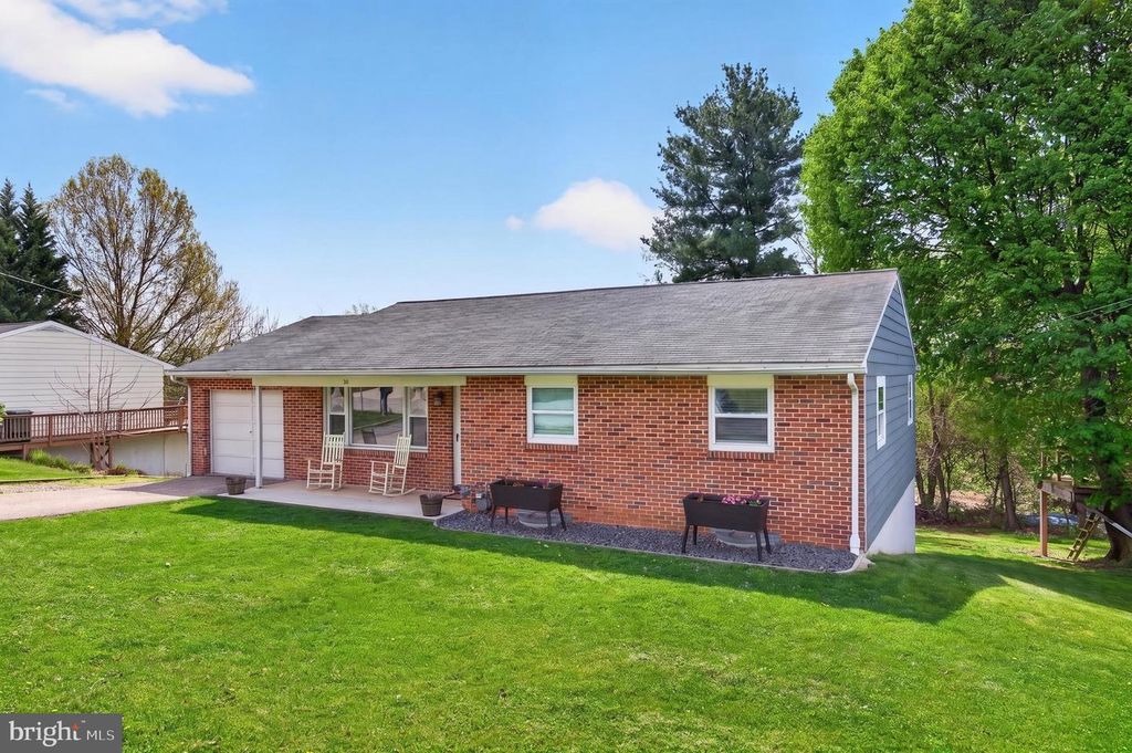 30 MERRIN RD, York, PA 17402