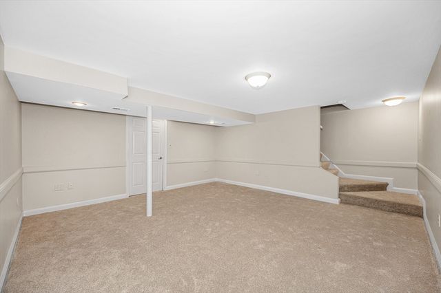 90 Chamberlain St, Lowell, MA 01852