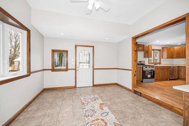 90 Chamberlain St, Lowell, MA 01852