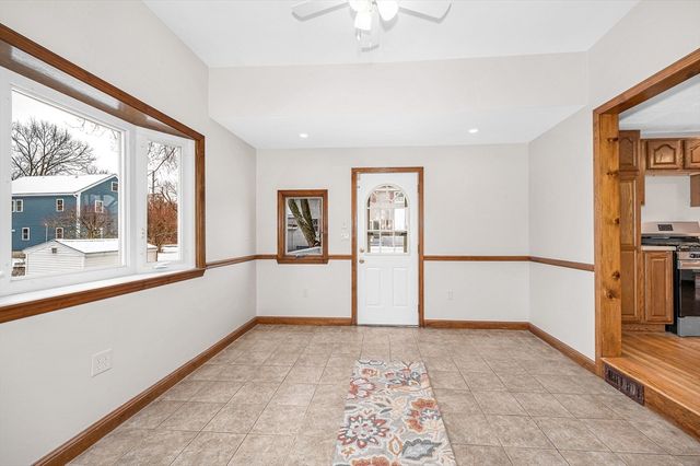 90 Chamberlain St, Lowell, MA 01852