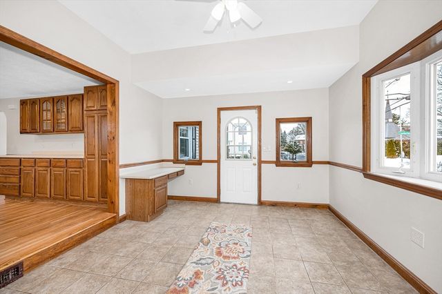 90 Chamberlain St, Lowell, MA 01852